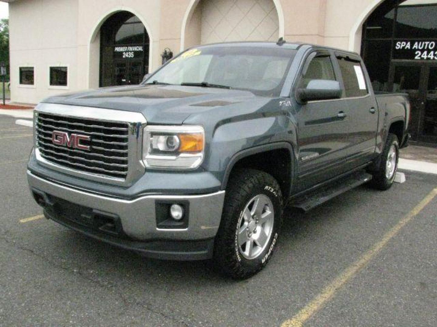 2014 Gray GMC Sierra 1500 SLE (3GTU2UEC6EG) with an EcoTec3 5.3L V-8 gasoline direct injection engine, Automatic transmission, located at 2443 Albert Pike, Hot Springs, AR, 71913, (501) 623-6255, 34.492222, -93.109993 - Photo#0