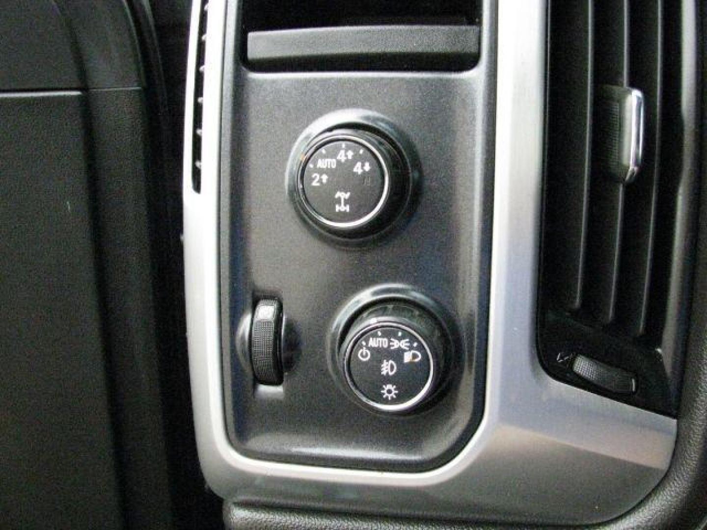 2014 Gray GMC Sierra 1500 SLE (3GTU2UEC6EG) with an EcoTec3 5.3L V-8 gasoline direct injection engine, Automatic transmission, located at 2443 Albert Pike, Hot Springs, AR, 71913, (501) 623-6255, 34.492222, -93.109993 - Photo#11
