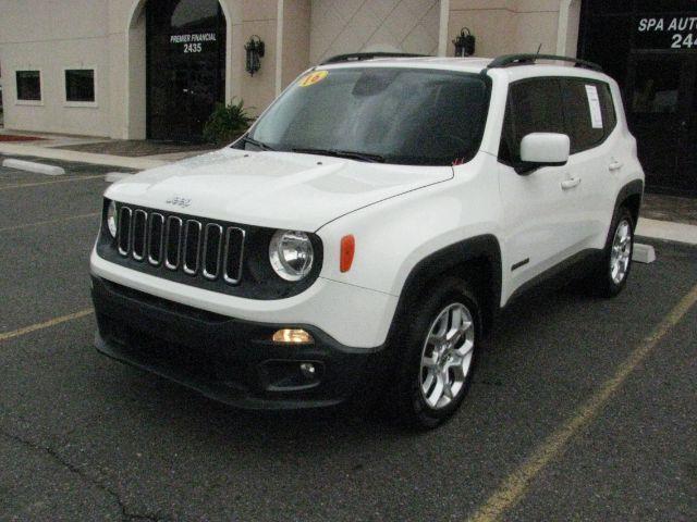 2016 White Jeep Renegade Latitude (ZACCJABT6GP) with an Tigershark MultiAir 2.4L I-4 variable valve contro engine, Auto transmission, located at 2443 Albert Pike, Hot Springs, AR, 71913, (501) 623-6255, 34.492222, -93.109993- Photo#0
