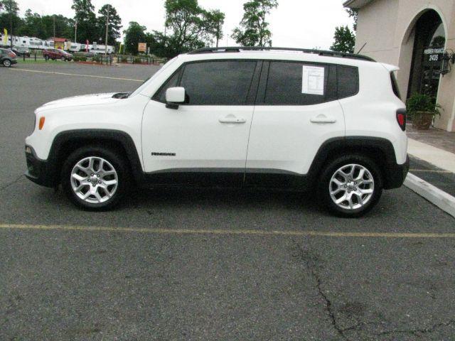 2016 White Jeep Renegade Latitude (ZACCJABT6GP) with an Tigershark MultiAir 2.4L I-4 variable valve contro engine, Auto transmission, located at 2443 Albert Pike, Hot Springs, AR, 71913, (501) 623-6255, 34.492222, -93.109993- Photo#1