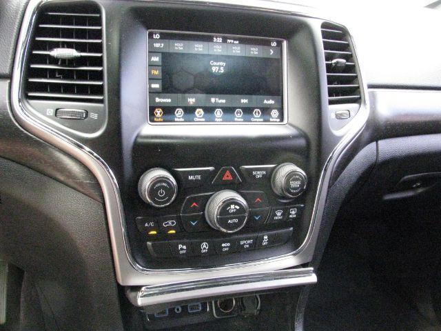 2018 Blue Jeep Grand Cherokee Laredo E 4x2 (1C4RJEAG2JC) with an Pentastar 3.6L V-6 DOHC engine, Automatic transmission, located at 2443 Albert Pike, Hot Springs, AR, 71913, (501) 623-6255, 34.492222, -93.109993- Photo#9