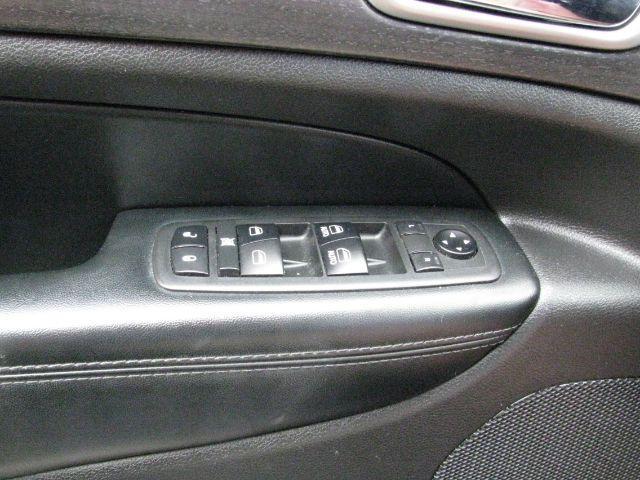 2018 Blue Jeep Grand Cherokee Laredo E 4x2 (1C4RJEAG2JC) with an Pentastar 3.6L V-6 DOHC engine, Automatic transmission, located at 2443 Albert Pike, Hot Springs, AR, 71913, (501) 623-6255, 34.492222, -93.109993- Photo#10