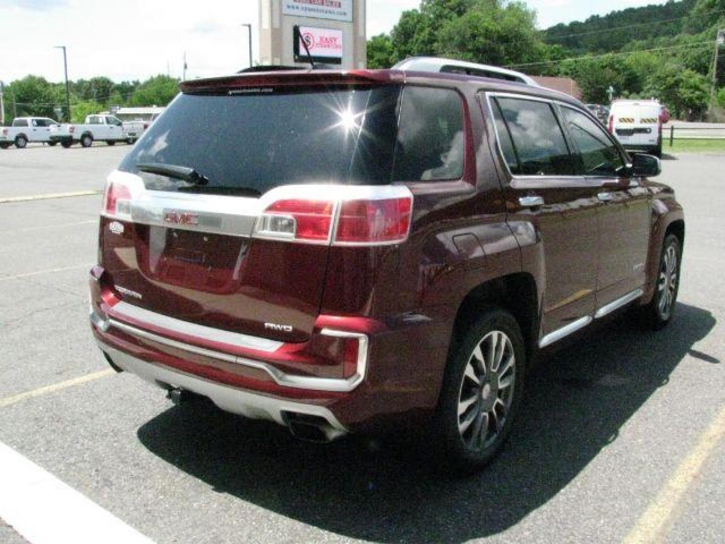 2016 Maroon GMC Terrain Denali (2GKFLVE38G6) with an 3.6L V-6 gasoline direct injection engine, Automatic transmission, located at 2443 Albert Pike, Hot Springs, AR, 71913, (501) 623-6255, 34.492222, -93.109993- Photo#3