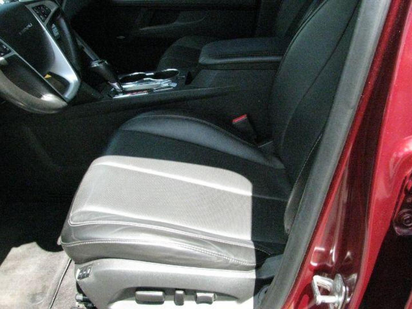 2016 Maroon GMC Terrain Denali (2GKFLVE38G6) with an 3.6L V-6 gasoline direct injection engine, Automatic transmission, located at 2443 Albert Pike, Hot Springs, AR, 71913, (501) 623-6255, 34.492222, -93.109993- Photo#8