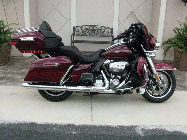 2017 Maroon Harley-Davidson Ultra Limited Ultra (1HD1KED10HB) with an 1746cc engine, Manual transmission, located at 2443 Albert Pike, Hot Springs, AR, 71913, (501) 623-6255, 34.492222, -93.109993- Photo#0