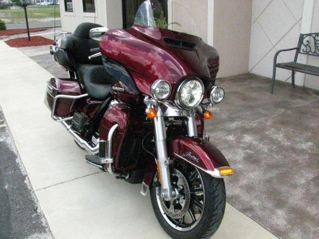 2017 Maroon Harley-Davidson Ultra Limited Ultra (1HD1KED10HB) with an 1746cc engine, Manual transmission, located at 2443 Albert Pike, Hot Springs, AR, 71913, (501) 623-6255, 34.492222, -93.109993- Photo#7