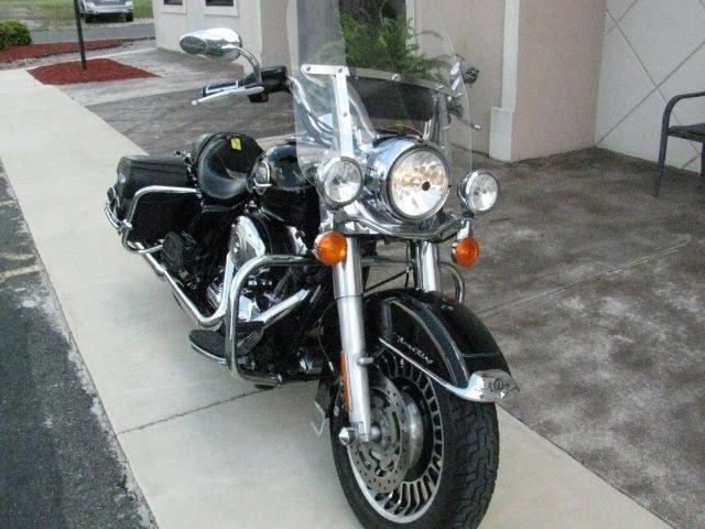 2010 Black Harley-Davidson Road King Classic Road King (1HD1FR411AB) with an 1584cc engine, Manual transmission, located at 2443 Albert Pike, Hot Springs, AR, 71913, (501) 623-6255, 34.492222, -93.109993- Photo#1