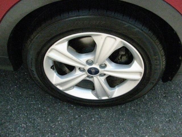 2016 Maroon Ford Escape SE (1FMCU0GX9GU) with an EcoBoost 1.6L I-4 gasoline direct injection engine, Automatic transmission, located at 2443 Albert Pike, Hot Springs, AR, 71913, (501) 623-6255, 34.492222, -93.109993- Photo#6