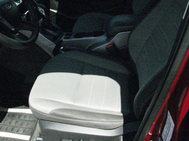 2016 Maroon Ford Escape SE (1FMCU0GX9GU) with an EcoBoost 1.6L I-4 gasoline direct injection engine, Automatic transmission, located at 2443 Albert Pike, Hot Springs, AR, 71913, (501) 623-6255, 34.492222, -93.109993- Photo#8