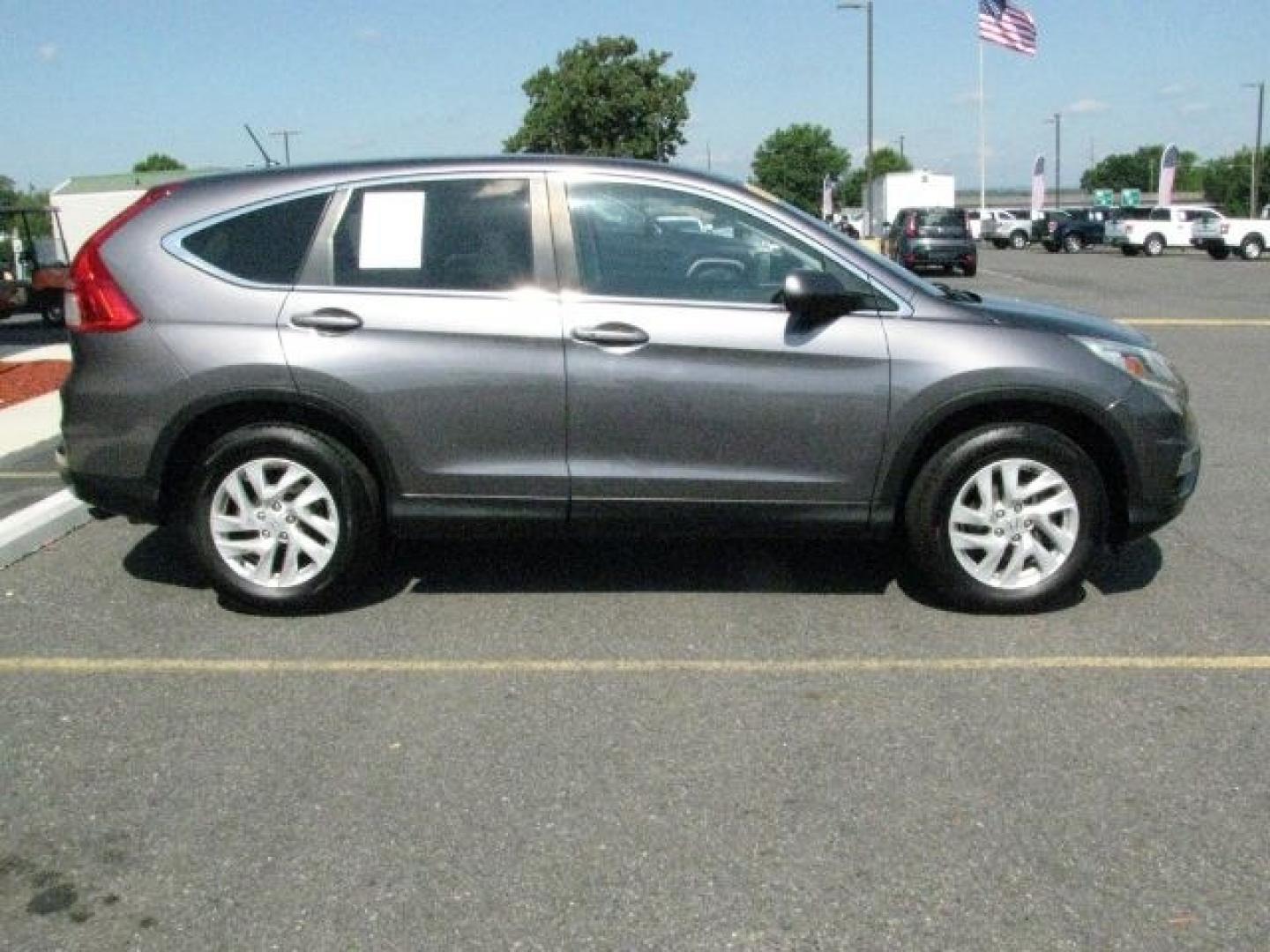 2015 Gray Honda CR-V EX (2HKRM4H51FH) with an 2.4L I-4 gasoline direct injection engine, Automatic transmission, located at 2443 Albert Pike, Hot Springs, AR, 71913, (501) 623-6255, 34.492222, -93.109993- Photo#1