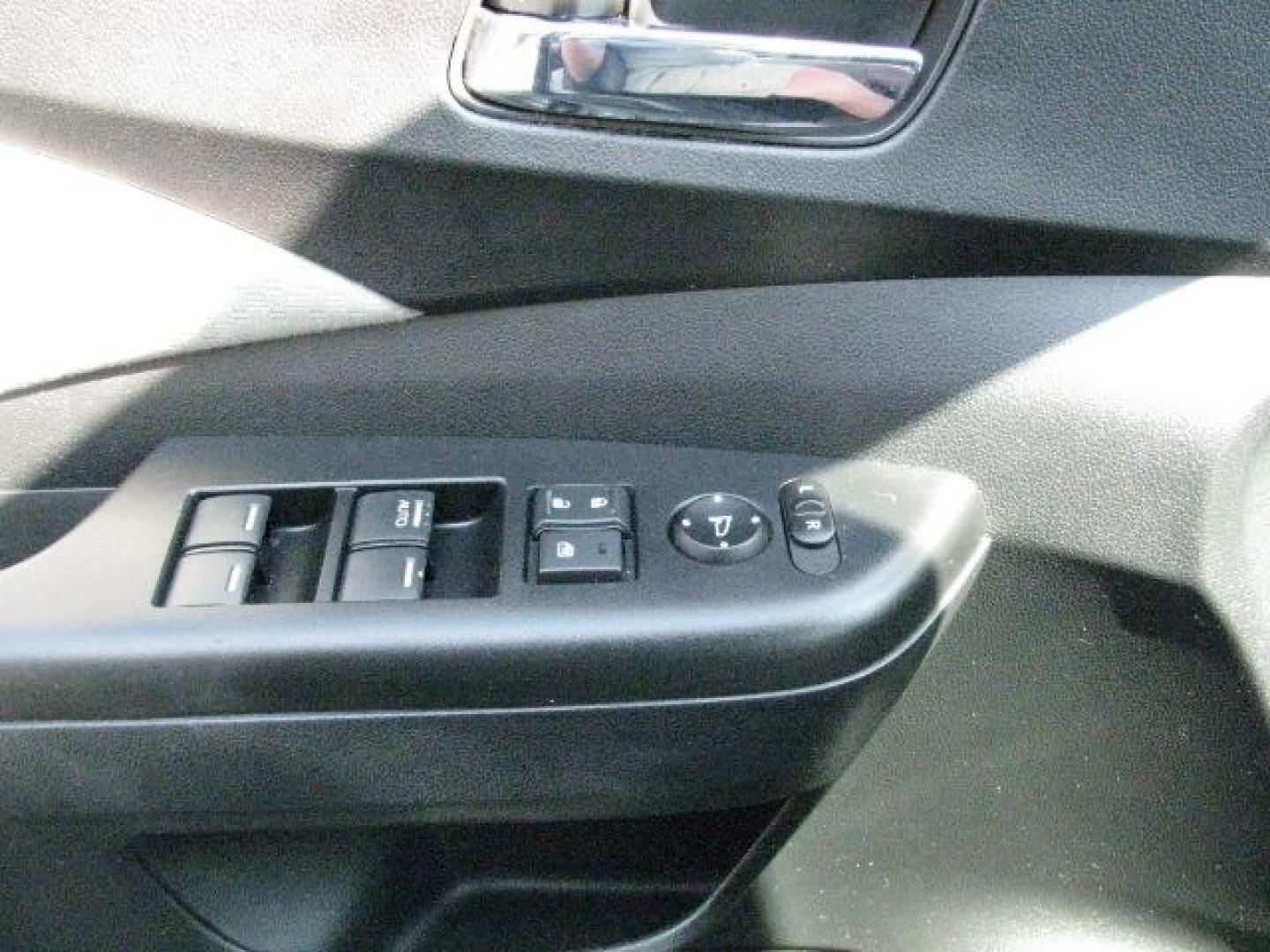 2015 Gray Honda CR-V EX (2HKRM4H51FH) with an 2.4L I-4 gasoline direct injection engine, Automatic transmission, located at 2443 Albert Pike, Hot Springs, AR, 71913, (501) 623-6255, 34.492222, -93.109993- Photo#10