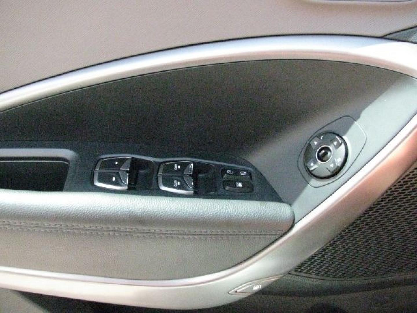 2018 Silver Hyundai Santa Fe Sport 2.0T (5XYZU4LAXJG) with an Theta II 2L I-4 gasoline direct injection engine, Automatic transmission, located at 2443 Albert Pike, Hot Springs, AR, 71913, (501) 623-6255, 34.492222, -93.109993- Photo#10