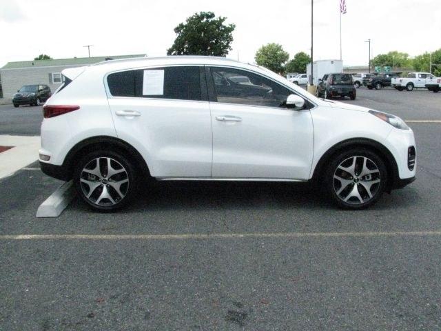 2017 White Kia Sportage SX Turbo (KNDPR3A64H7) with an 2L I-4 gasoline direct injection engine, Automatic transmission, located at 2443 Albert Pike, Hot Springs, AR, 71913, (501) 623-6255, 34.492222, -93.109993- Photo#4