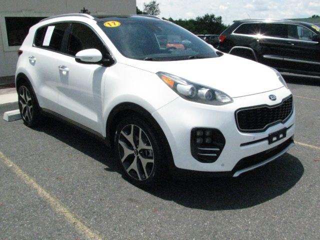 2017 White Kia Sportage SX Turbo (KNDPR3A64H7) with an 2L I-4 gasoline direct injection engine, Automatic transmission, located at 2443 Albert Pike, Hot Springs, AR, 71913, (501) 623-6255, 34.492222, -93.109993- Photo#5