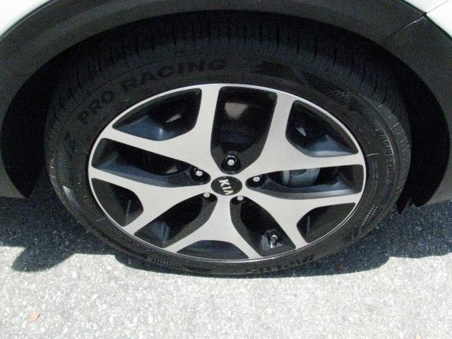 2017 White Kia Sportage SX Turbo (KNDPR3A64H7) with an 2L I-4 gasoline direct injection engine, Automatic transmission, located at 2443 Albert Pike, Hot Springs, AR, 71913, (501) 623-6255, 34.492222, -93.109993- Photo#6