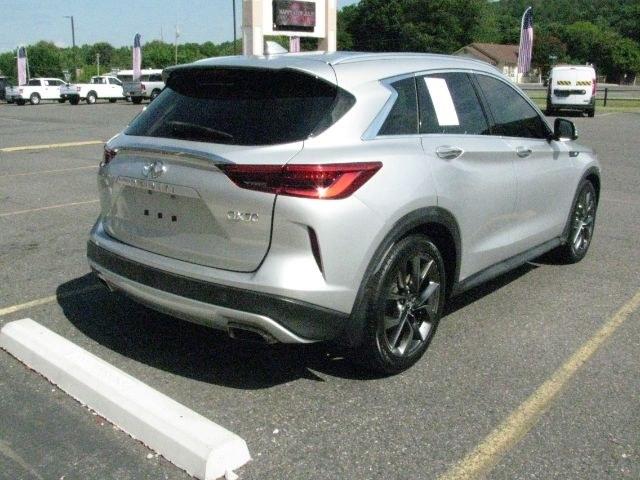 2019 Silver INFINITI QX50 ESSENTIAL (3PCAJ5M35KF) with an VC-Turbo 2L I-4 port/direct injection engine, CVT transmission, located at 2443 Albert Pike, Hot Springs, AR, 71913, (501) 623-6255, 34.492222, -93.109993- Photo#2