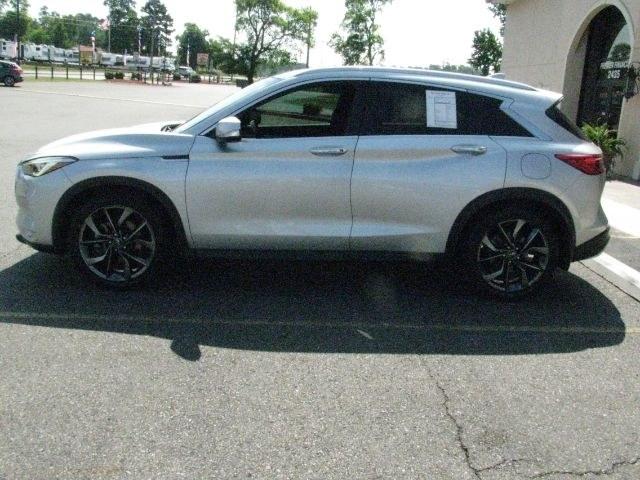 2019 Silver INFINITI QX50 ESSENTIAL (3PCAJ5M35KF) with an VC-Turbo 2L I-4 port/direct injection engine, CVT transmission, located at 2443 Albert Pike, Hot Springs, AR, 71913, (501) 623-6255, 34.492222, -93.109993- Photo#4
