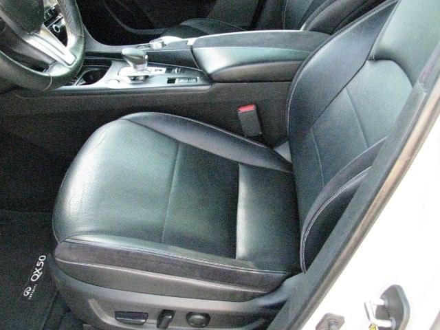 2019 Silver INFINITI QX50 ESSENTIAL (3PCAJ5M35KF) with an VC-Turbo 2L I-4 port/direct injection engine, CVT transmission, located at 2443 Albert Pike, Hot Springs, AR, 71913, (501) 623-6255, 34.492222, -93.109993- Photo#8