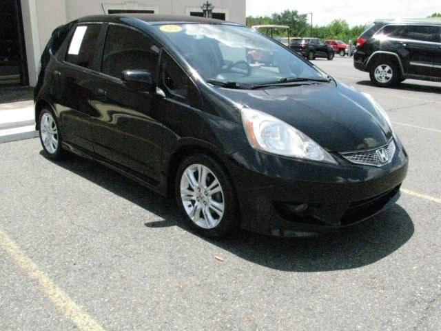 2010 Black Honda Fit Sport (JHMGE8H4XAS) with an 1.5L I-4 i-VTEC variable valve control engine, Automatic transmission, located at 2443 Albert Pike, Hot Springs, AR, 71913, (501) 623-6255, 34.492222, -93.109993- Photo#0