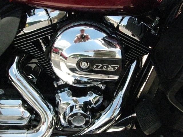 2016 Maroon Harley-Davidson Ultra Limited Ultra (1HD1KEL14GB) with an 1690cc engine, Manual transmission, located at 2443 Albert Pike, Hot Springs, AR, 71913, (501) 623-6255, 34.492222, -93.109993- Photo#4