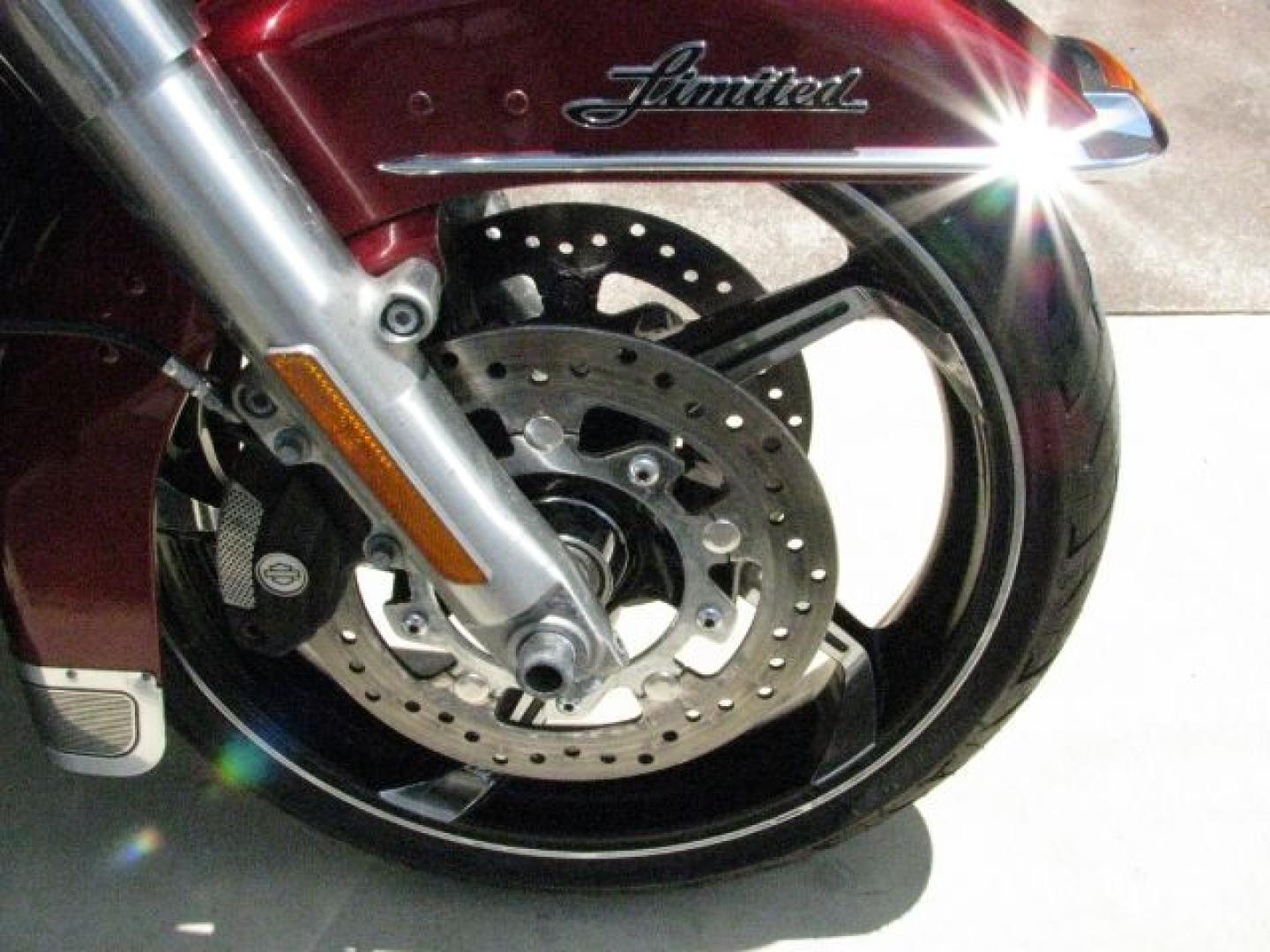 2016 Maroon Harley-Davidson Ultra Limited Ultra (1HD1KEL14GB) with an 1690cc engine, Manual transmission, located at 2443 Albert Pike, Hot Springs, AR, 71913, (501) 623-6255, 34.492222, -93.109993- Photo#5