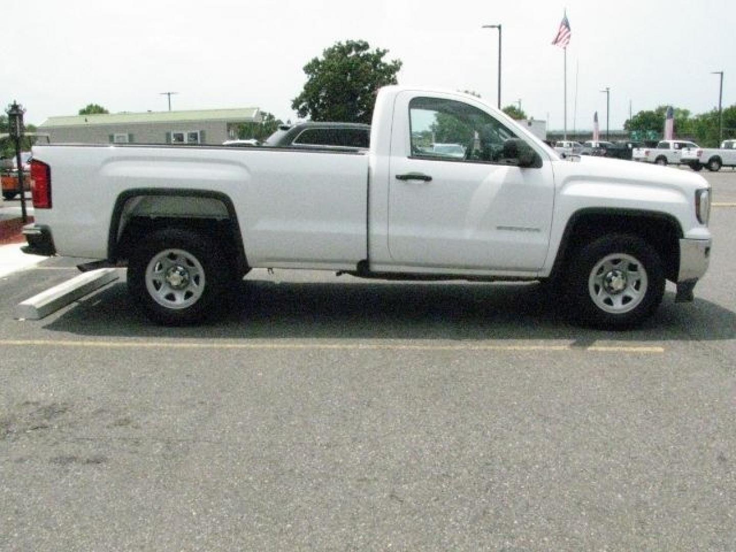 2017 White GMC Sierra 1500 WT (1GTN1LEH5HZ) with an 4.3L engine, Automatic transmission, located at 2443 Albert Pike, Hot Springs, AR, 71913, (501) 623-6255, 34.492222, -93.109993- Photo#4