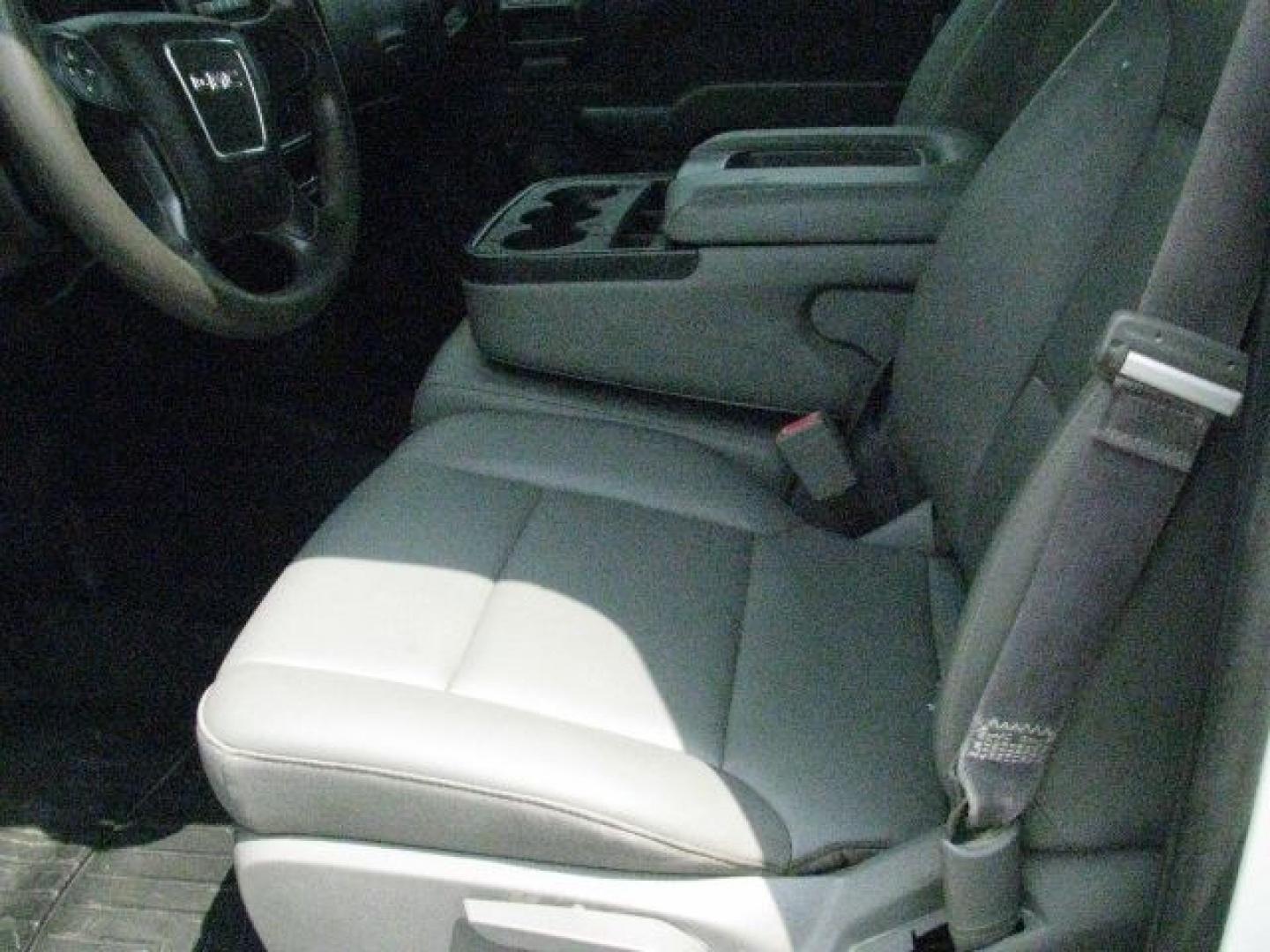 2017 White GMC Sierra 1500 WT (1GTN1LEH5HZ) with an 4.3L engine, Automatic transmission, located at 2443 Albert Pike, Hot Springs, AR, 71913, (501) 623-6255, 34.492222, -93.109993- Photo#7