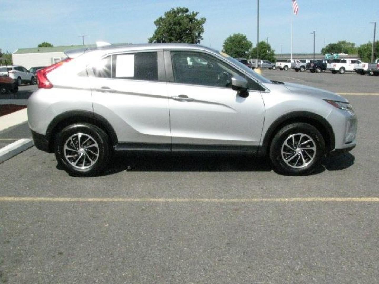 2020 Silver Mitsubishi Eclipse Cross ES 1.5T (JA4AS3AA0LZ) with an 1.5L I-4 gasoline direct injection engine, Automatic transmission, located at 2443 Albert Pike, Hot Springs, AR, 71913, (501) 623-6255, 34.492222, -93.109993- Photo#1
