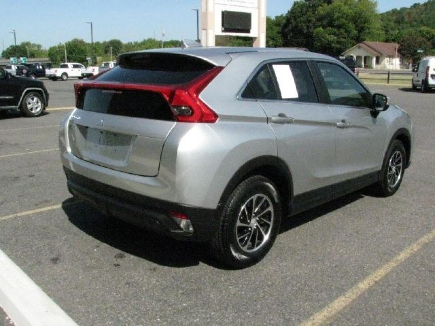 2020 Silver Mitsubishi Eclipse Cross ES 1.5T (JA4AS3AA0LZ) with an 1.5L I-4 gasoline direct injection engine, Automatic transmission, located at 2443 Albert Pike, Hot Springs, AR, 71913, (501) 623-6255, 34.492222, -93.109993- Photo#2