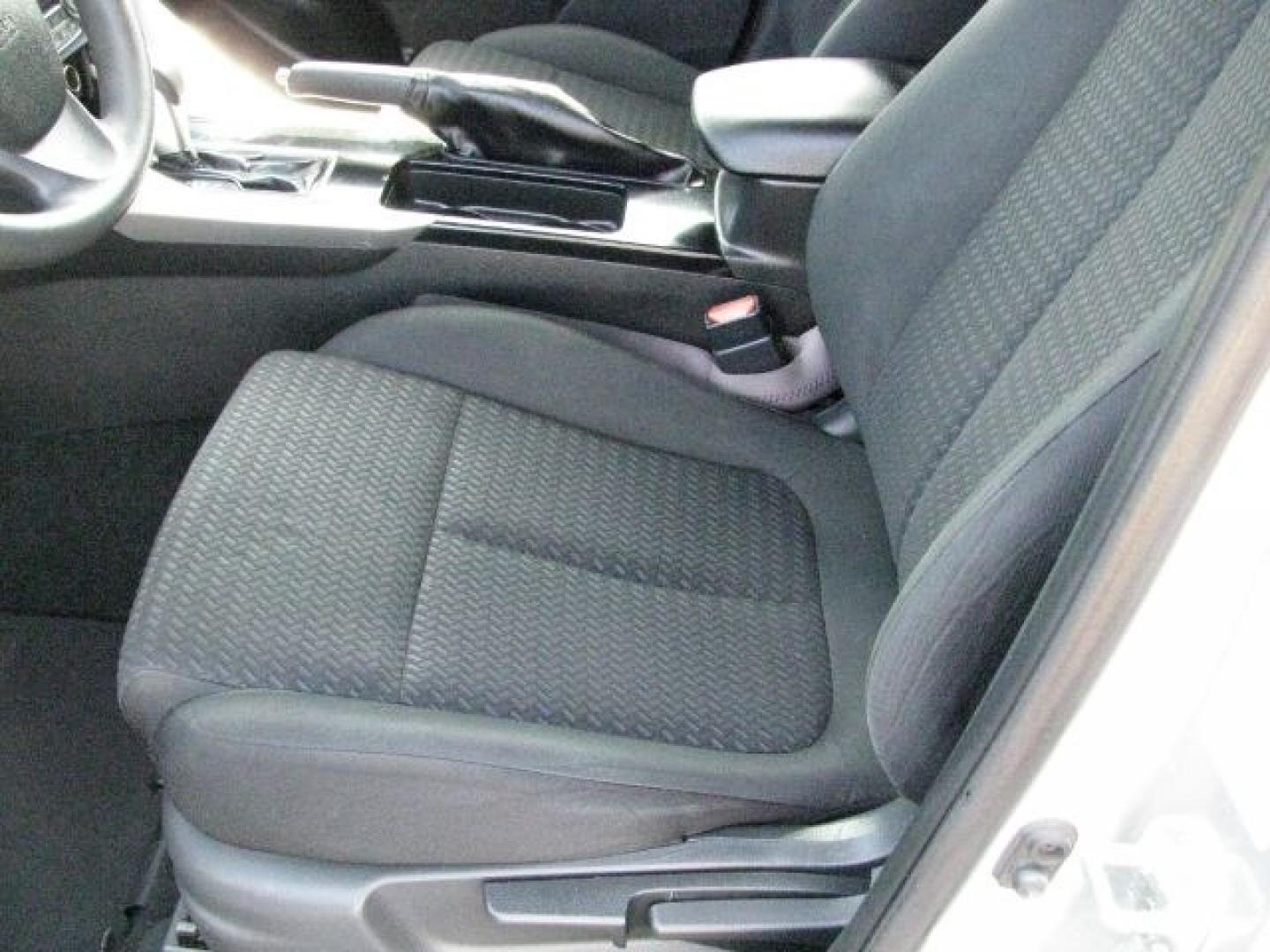 2020 Silver Mitsubishi Eclipse Cross ES 1.5T (JA4AS3AA0LZ) with an 1.5L I-4 gasoline direct injection engine, Automatic transmission, located at 2443 Albert Pike, Hot Springs, AR, 71913, (501) 623-6255, 34.492222, -93.109993- Photo#8