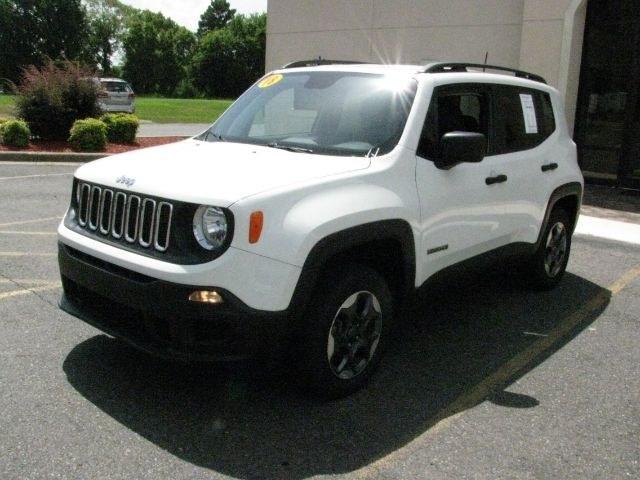 2018 White Jeep Renegade Sport 4x4 (ZACCJBAB6JP) with an Tigershark MultiAir 2.4L I-4 variable valve contro engine, Automatic transmission, located at 2443 Albert Pike, Hot Springs, AR, 71913, (501) 623-6255, 34.492222, -93.109993- Photo#5