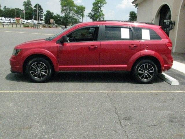 2018 Red Dodge Journey SE (3C4PDCAB5JT) with an Tigershark MultiAir 2.4L I-4 DOHC engine, Automatic transmission, located at 2443 Albert Pike, Hot Springs, AR, 71913, (501) 623-6255, 34.492222, -93.109993- Photo#1