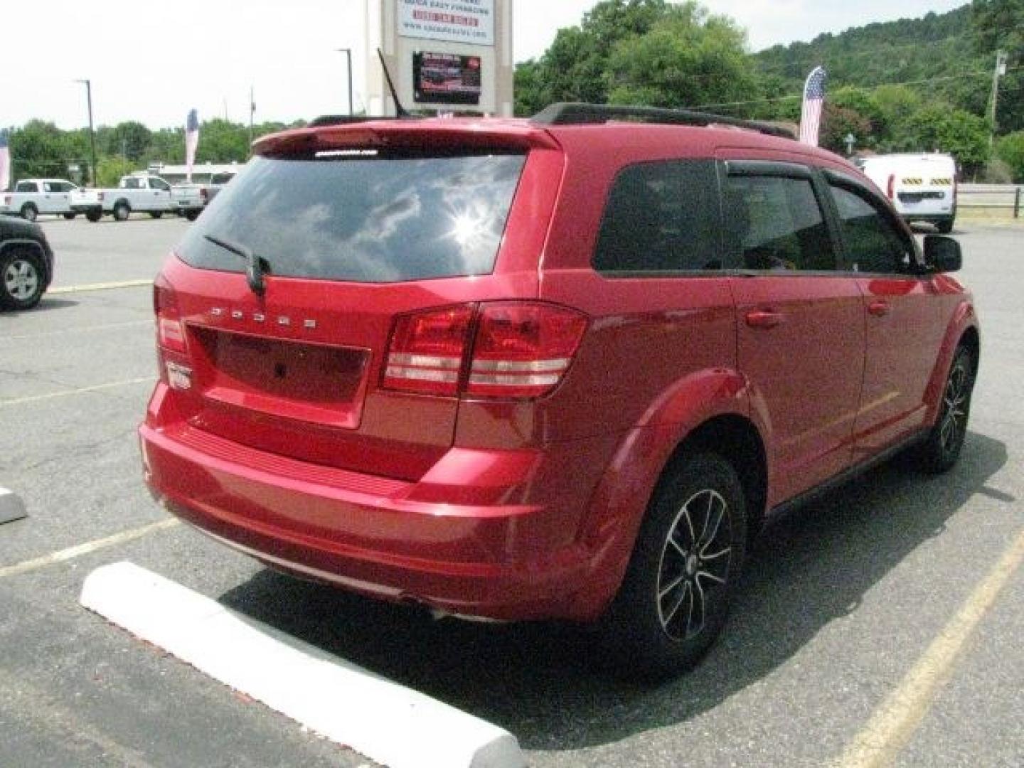 2018 Red Dodge Journey SE (3C4PDCAB5JT) with an Tigershark MultiAir 2.4L I-4 DOHC engine, Automatic transmission, located at 2443 Albert Pike, Hot Springs, AR, 71913, (501) 623-6255, 34.492222, -93.109993- Photo#3