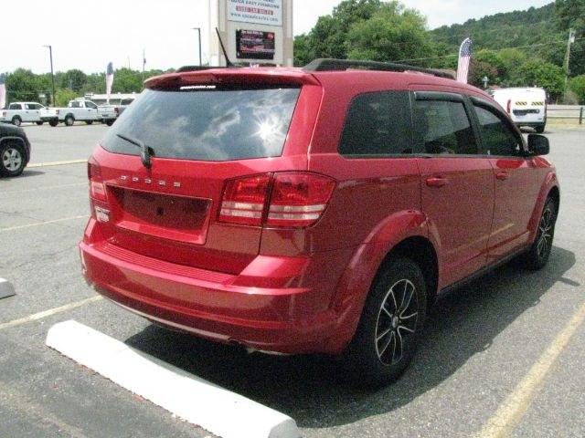 2018 Red Dodge Journey SE (3C4PDCAB5JT) with an Tigershark MultiAir 2.4L I-4 DOHC engine, Automatic transmission, located at 2443 Albert Pike, Hot Springs, AR, 71913, (501) 623-6255, 34.492222, -93.109993- Photo#3