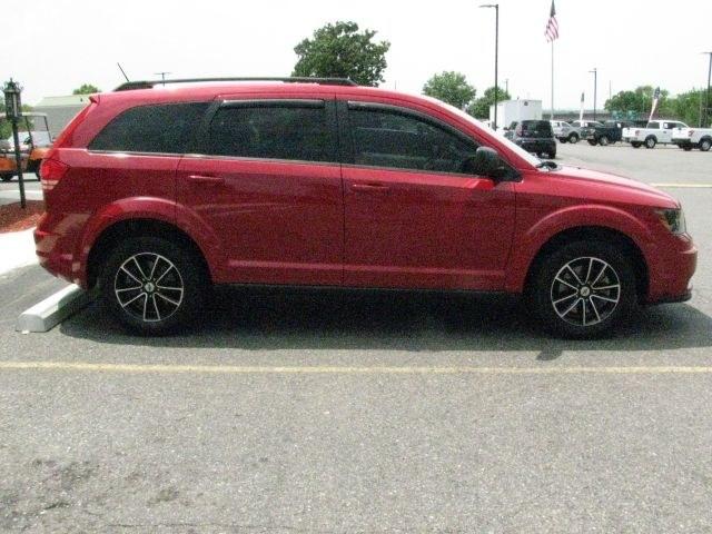 2018 Red Dodge Journey SE (3C4PDCAB5JT) with an Tigershark MultiAir 2.4L I-4 DOHC engine, Automatic transmission, located at 2443 Albert Pike, Hot Springs, AR, 71913, (501) 623-6255, 34.492222, -93.109993- Photo#4
