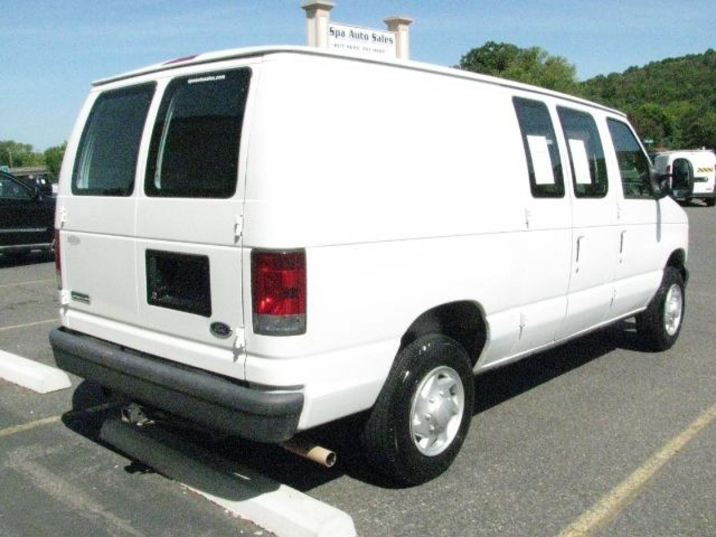 2007 White Ford E-150 Commercial | Recreational (1FTNE14W37D) with an Triton 4.6L V-8 regular unleaded engine, Automatic transmission, located at 2443 Albert Pike, Hot Springs, AR, 71913, (501) 623-6255, 34.492222, -93.109993- Photo#2