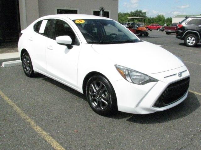 2019 White Toyota Yaris Sedan LE (3MYDLBYV1KY) with an 1.5L I-4 gasoline direct injection engine, Automatic transmission, located at 2443 Albert Pike, Hot Springs, AR, 71913, (501) 623-6255, 34.492222, -93.109993- Photo#0