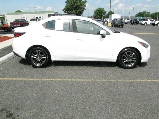 2019 White Toyota Yaris Sedan LE (3MYDLBYV1KY) with an 1.5L I-4 gasoline direct injection engine, Automatic transmission, located at 2443 Albert Pike, Hot Springs, AR, 71913, (501) 623-6255, 34.492222, -93.109993- Photo#1