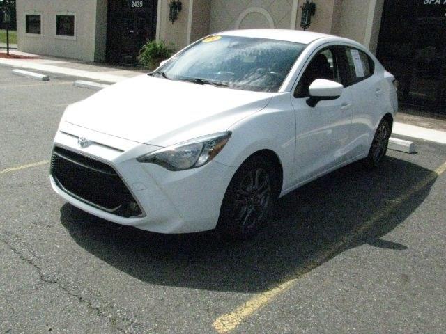 2019 White Toyota Yaris Sedan LE (3MYDLBYV1KY) with an 1.5L I-4 gasoline direct injection engine, Automatic transmission, located at 2443 Albert Pike, Hot Springs, AR, 71913, (501) 623-6255, 34.492222, -93.109993- Photo#5