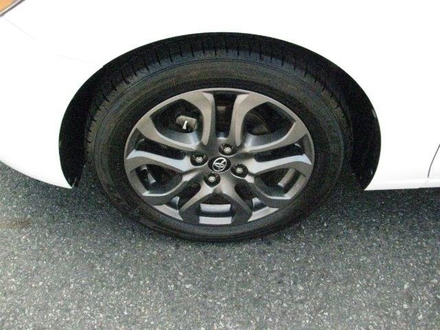 2019 White Toyota Yaris Sedan LE (3MYDLBYV1KY) with an 1.5L I-4 gasoline direct injection engine, Automatic transmission, located at 2443 Albert Pike, Hot Springs, AR, 71913, (501) 623-6255, 34.492222, -93.109993- Photo#6
