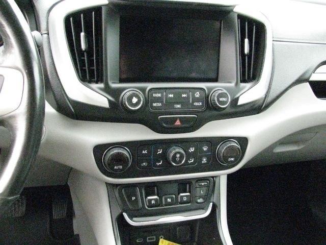2018 White GMC Terrain SLT (3GKALPEX5JL) with an 2L I-4 gasoline direct injection engine, Automatic transmission, located at 2443 Albert Pike, Hot Springs, AR, 71913, (501) 623-6255, 34.492222, -93.109993- Photo#9