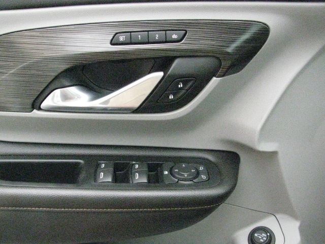 2018 White GMC Terrain SLT (3GKALPEX5JL) with an 2L I-4 gasoline direct injection engine, Automatic transmission, located at 2443 Albert Pike, Hot Springs, AR, 71913, (501) 623-6255, 34.492222, -93.109993- Photo#10