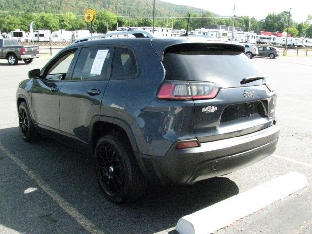 2020 Blue Jeep Cherokee Latitude FWD (1C4PJLCB0LD) with an MultiAir2 Tigershark 2.4L I-4 variable valve contr engine, Automatic transmission, located at 2443 Albert Pike, Hot Springs, AR, 71913, (501) 623-6255, 34.492222, -93.109993- Photo#3