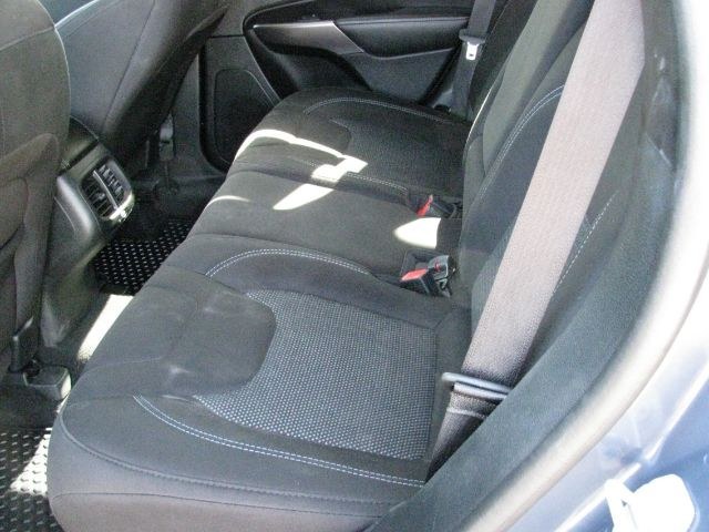 2020 Blue Jeep Cherokee Latitude FWD (1C4PJLCB0LD) with an MultiAir2 Tigershark 2.4L I-4 variable valve contr engine, Automatic transmission, located at 2443 Albert Pike, Hot Springs, AR, 71913, (501) 623-6255, 34.492222, -93.109993- Photo#7