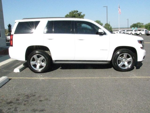 2015 White Chevrolet Tahoe LT (1GNSCBKCXFR) with an EcoTec3 5.3L V-8 gasoline direct injection engine, Automatic transmission, located at 2443 Albert Pike, Hot Springs, AR, 71913, (501) 623-6255, 34.492222, -93.109993- Photo#1