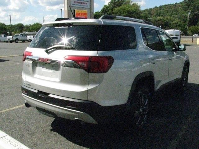 2019 Silver GMC Acadia SLT-1 (1GKKNMLS8KZ) with an 3.6L V-6 gasoline direct injection engine, Automatic transmission, located at 2443 Albert Pike, Hot Springs, AR, 71913, (501) 623-6255, 34.492222, -93.109993- Photo#3