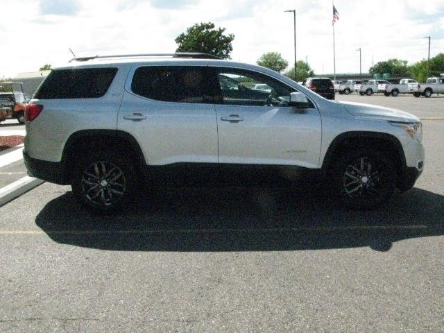 2019 Silver GMC Acadia SLT-1 (1GKKNMLS8KZ) with an 3.6L V-6 gasoline direct injection engine, Automatic transmission, located at 2443 Albert Pike, Hot Springs, AR, 71913, (501) 623-6255, 34.492222, -93.109993- Photo#4