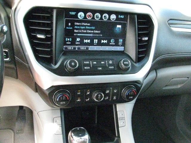 2019 Silver GMC Acadia SLT-1 (1GKKNMLS8KZ) with an 3.6L V-6 gasoline direct injection engine, Automatic transmission, located at 2443 Albert Pike, Hot Springs, AR, 71913, (501) 623-6255, 34.492222, -93.109993- Photo#9