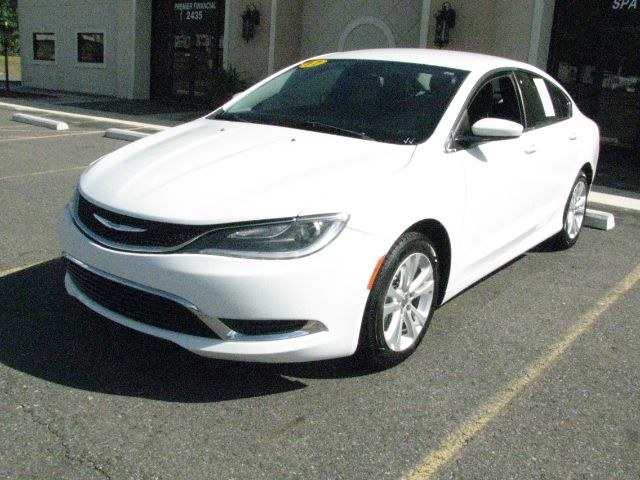 photo of 2017 Chrysler 200 Limited Platinum
