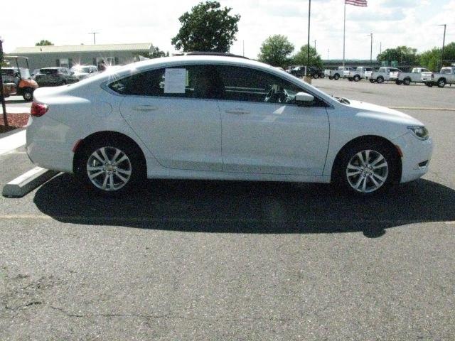 2017 White Chrysler 200 Limited Platinum (1C3CCCAB6HN) with an 2.4L engine, Automatic transmission, located at 2443 Albert Pike, Hot Springs, AR, 71913, (501) 623-6255, 34.492222, -93.109993- Photo#4